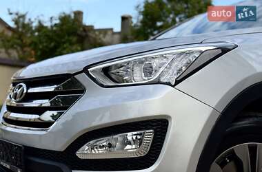 Позашляховик / Кросовер Hyundai Santa FE 2013 в 