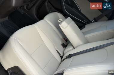Позашляховик / Кросовер Hyundai Santa FE 2013 в 