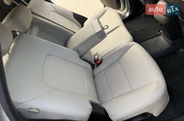 Позашляховик / Кросовер Hyundai Santa FE 2013 в 