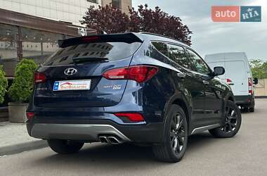 Внедорожник / Кроссовер Hyundai Santa FE 2016 в 
