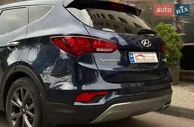 Внедорожник / Кроссовер Hyundai Santa FE 2016 в 