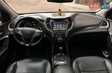 Внедорожник / Кроссовер Hyundai Santa FE 2016 в 