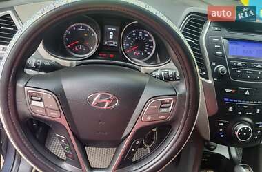 Позашляховик / Кросовер Hyundai Santa FE 2015 в 