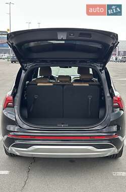 Позашляховик / Кросовер Hyundai Santa FE 2021 в 