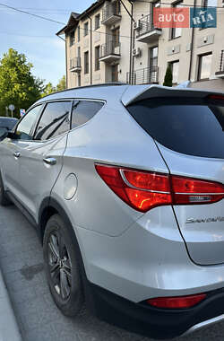 Внедорожник / Кроссовер Hyundai Santa FE 2013 в 