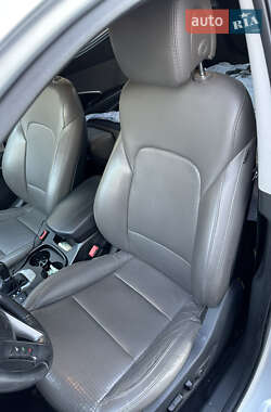 Внедорожник / Кроссовер Hyundai Santa FE 2013 в 