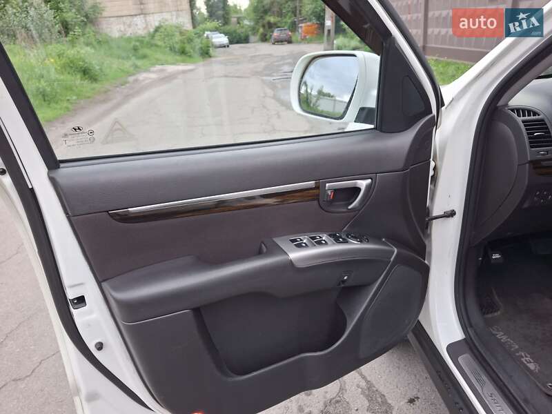 Внедорожник / Кроссовер Hyundai Santa FE 2012 в Киеве