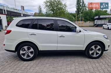 Позашляховик / Кросовер Hyundai Santa FE 2011 в 