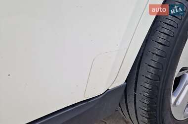 Позашляховик / Кросовер Hyundai Santa FE 2011 в 