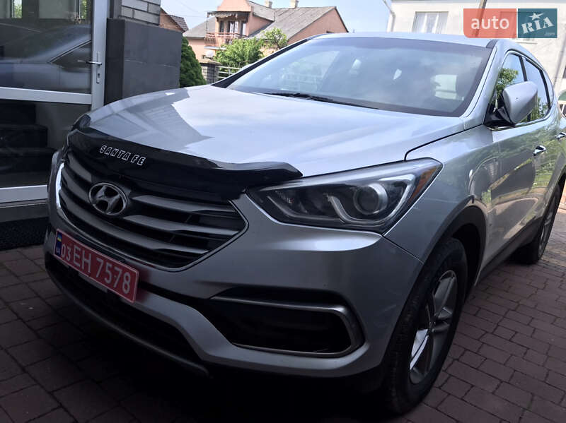 Внедорожник / Кроссовер Hyundai Santa FE 2017 в 