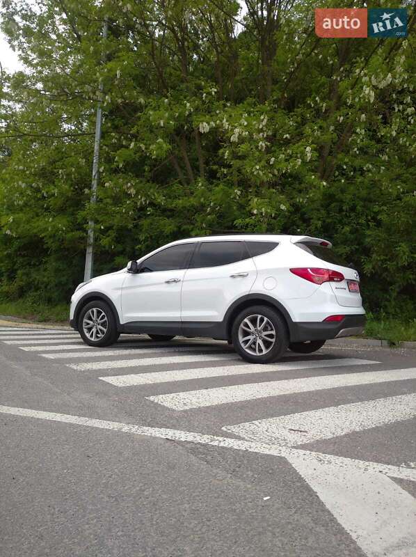 Позашляховик / Кросовер Hyundai Santa FE 2014 в Могилів-Подільському