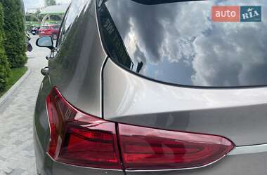 Внедорожник / Кроссовер Hyundai Santa FE 2019 в 