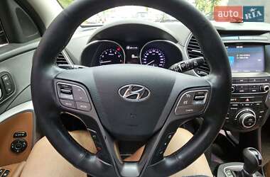 Внедорожник / Кроссовер Hyundai Santa FE 2016 в 