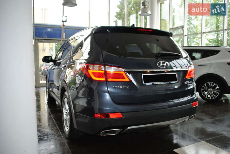 Позашляховик / Кросовер Hyundai Santa FE 2015 в Рівному