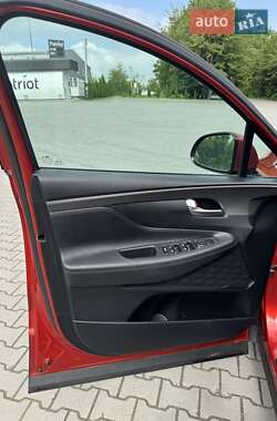 Позашляховик / Кросовер Hyundai Santa FE 2019 в 