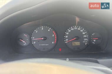 Внедорожник / Кроссовер Hyundai Santa FE 2004 в 