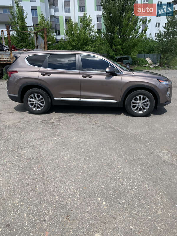Внедорожник / Кроссовер Hyundai Santa FE 2019 в Киеве