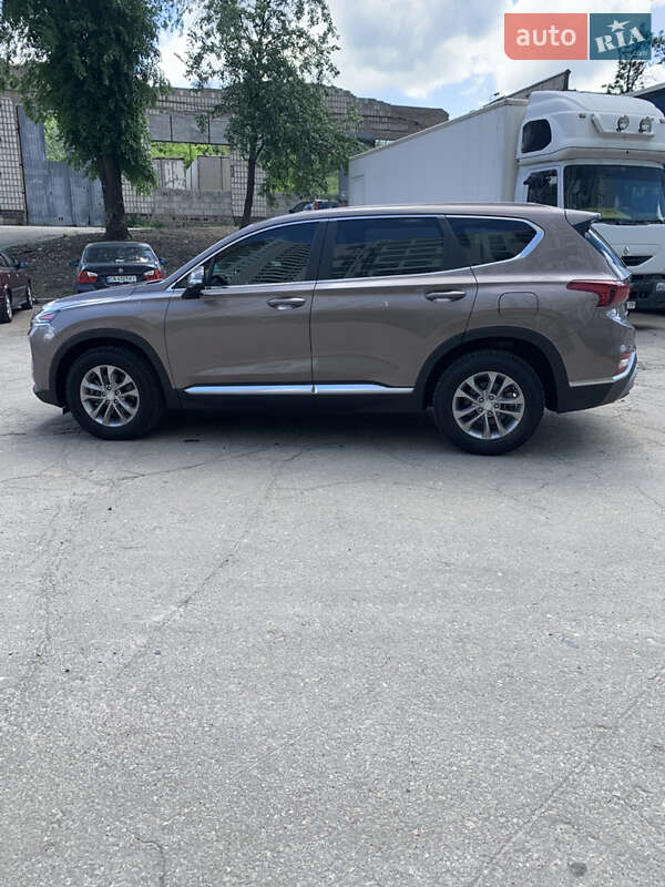 Внедорожник / Кроссовер Hyundai Santa FE 2019 в Киеве