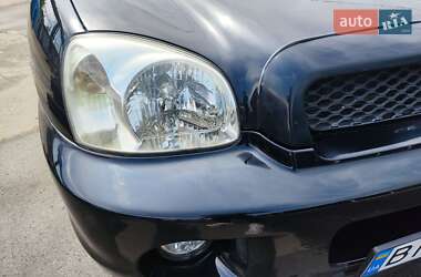 Позашляховик / Кросовер Hyundai Santa FE 2003 в 