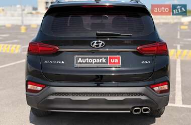 Позашляховик / Кросовер Hyundai Santa FE 2019 в 