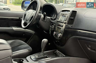 Внедорожник / Кроссовер Hyundai Santa FE 2010 в 
