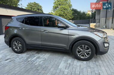 Внедорожник / Кроссовер Hyundai Santa FE 2013 в 