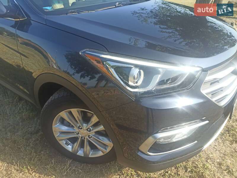 Позашляховик / Кросовер Hyundai Santa FE 2016 в Одесі