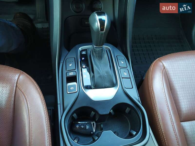 Внедорожник / Кроссовер Hyundai Santa FE 2013 в Киеве