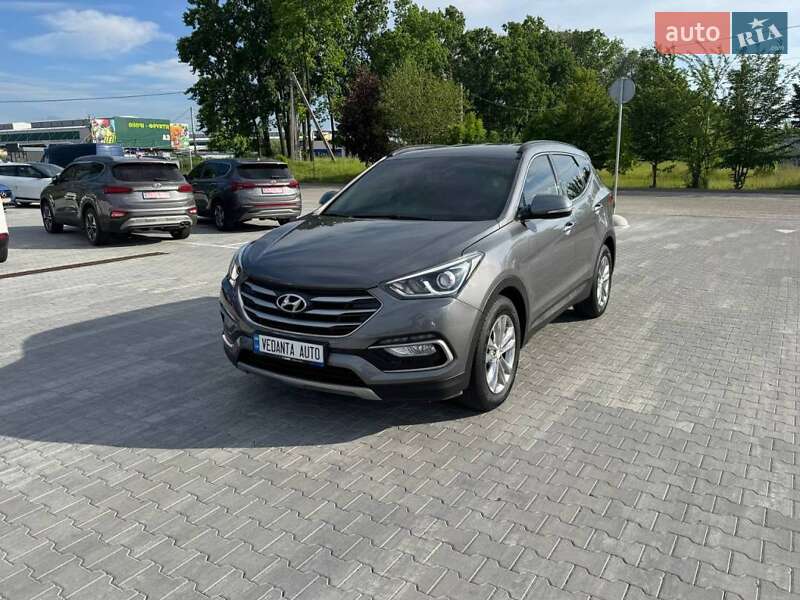 Внедорожник / Кроссовер Hyundai Santa FE 2015 в 