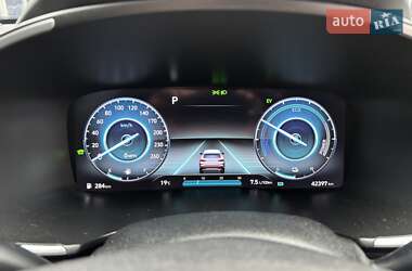 Внедорожник / Кроссовер Hyundai Santa FE 2022 в 