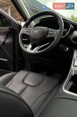 Внедорожник / Кроссовер Hyundai Santa FE 2022 в 