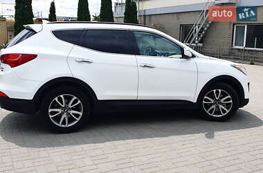 Внедорожник / Кроссовер Hyundai Santa FE 2015 в 