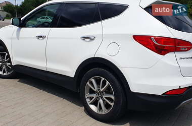 Внедорожник / Кроссовер Hyundai Santa FE 2015 в 