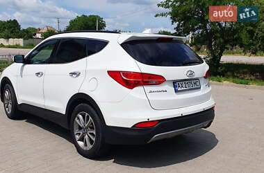 Внедорожник / Кроссовер Hyundai Santa FE 2015 в 