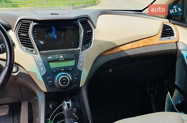Внедорожник / Кроссовер Hyundai Santa FE 2015 в 