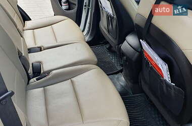 Внедорожник / Кроссовер Hyundai Santa FE 2015 в 