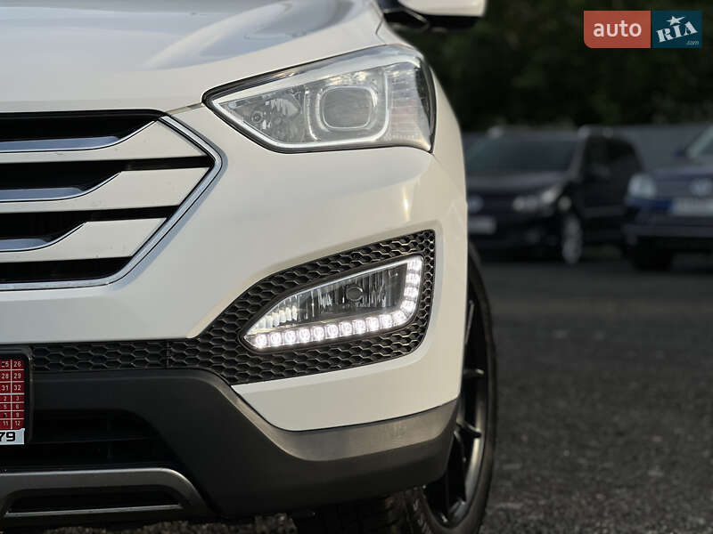 Позашляховик / Кросовер Hyundai Santa FE 2013 в Ужгороді