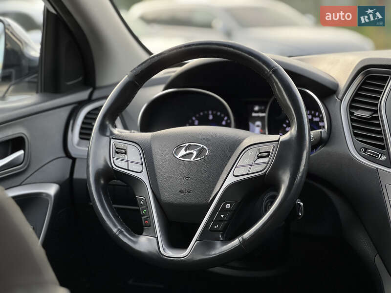 Позашляховик / Кросовер Hyundai Santa FE 2013 в Ужгороді