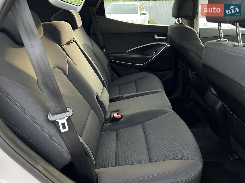 Позашляховик / Кросовер Hyundai Santa FE 2013 в Ужгороді