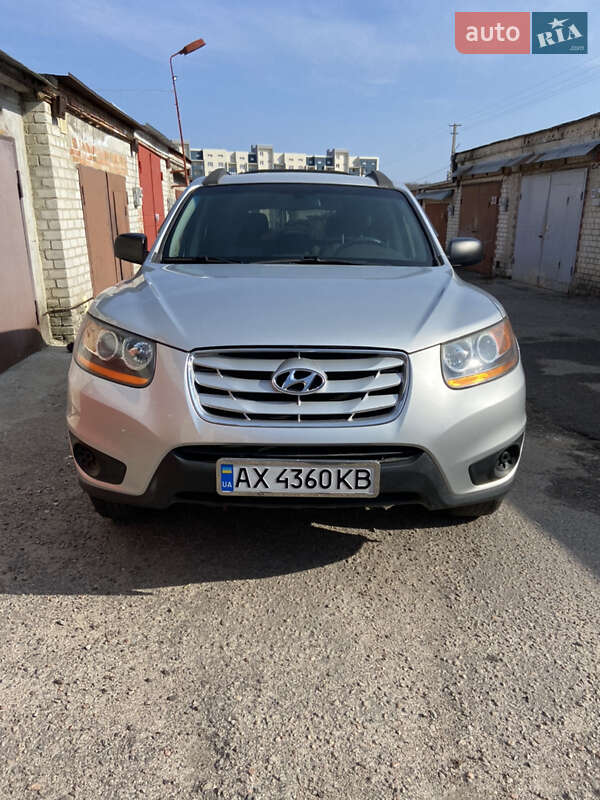 Позашляховик / Кросовер Hyundai Santa FE 2011 в Харкові