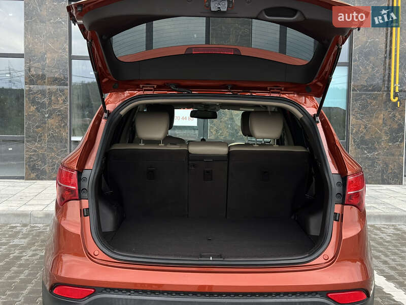 Позашляховик / Кросовер Hyundai Santa FE 2012 в Києві