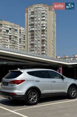 Внедорожник / Кроссовер Hyundai Santa FE 2013 в 