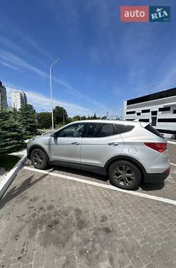 Внедорожник / Кроссовер Hyundai Santa FE 2013 в 