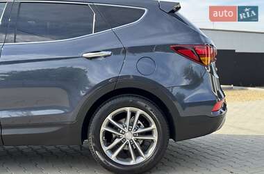 Позашляховик / Кросовер Hyundai Santa FE 2016 в 