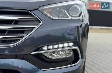 Позашляховик / Кросовер Hyundai Santa FE 2016 в 