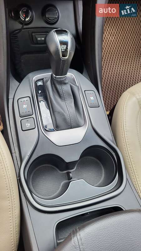 Внедорожник / Кроссовер Hyundai Santa FE 2015 в Житомире