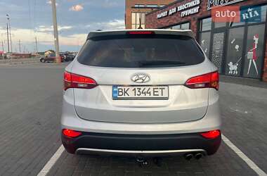 Позашляховик / Кросовер Hyundai Santa FE 2014 в 
