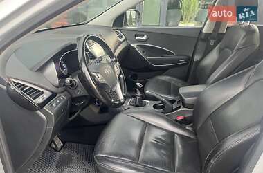 Позашляховик / Кросовер Hyundai Santa FE 2014 в 