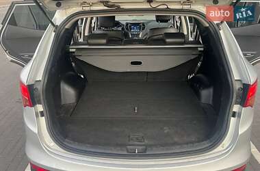 Позашляховик / Кросовер Hyundai Santa FE 2014 в 