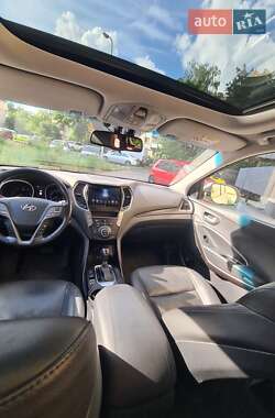 Внедорожник / Кроссовер Hyundai Santa FE 2016 в 